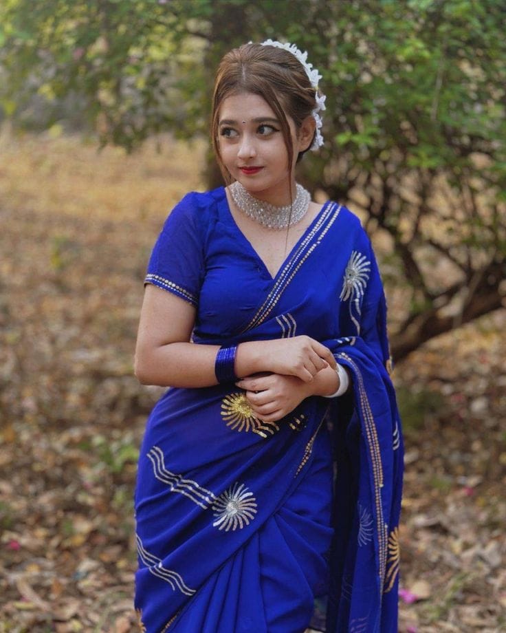 Alone girl dp for whatsapp profile (2)