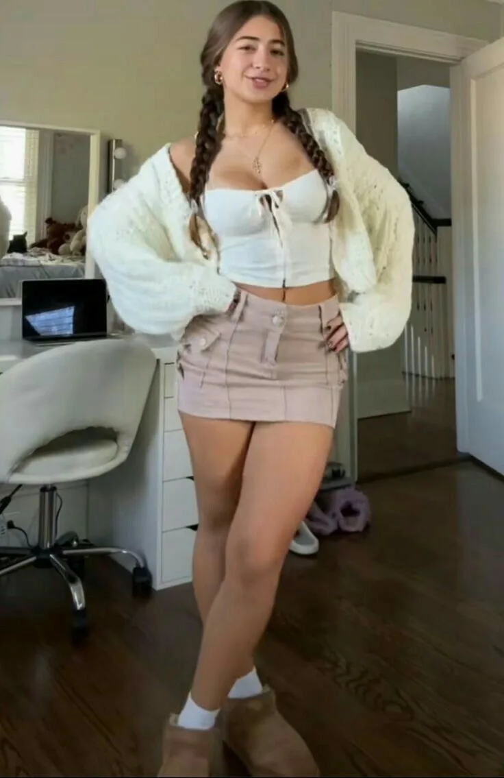 Attractive women (1)