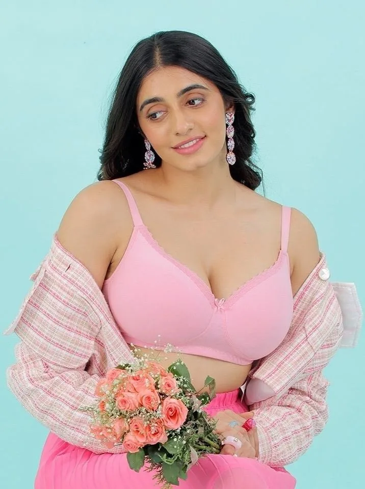 Attractive women (9)