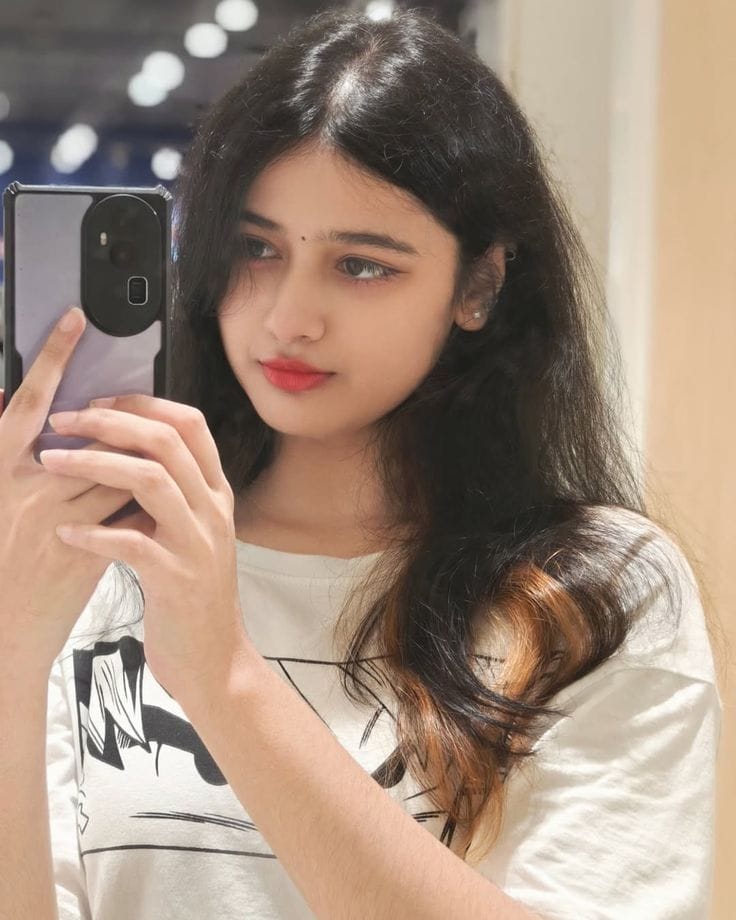 Beautiful girl dp