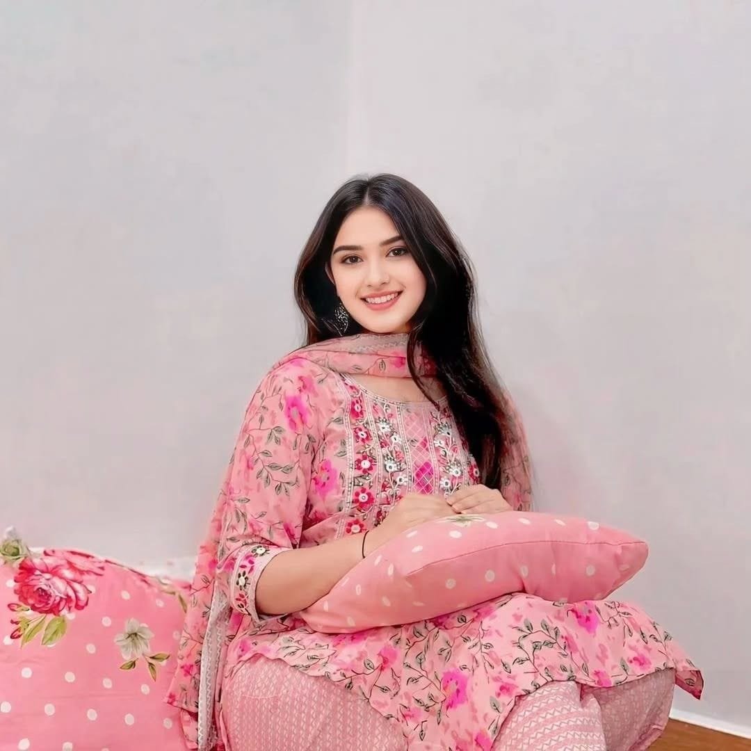 Beautiful girl dp dupatta style 4