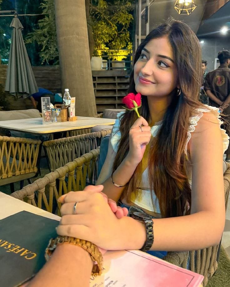 Beautiful girl dp for instagram (18)