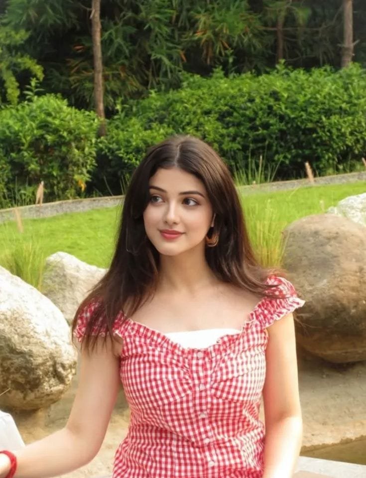 Beautiful girl dp for instagram (22)