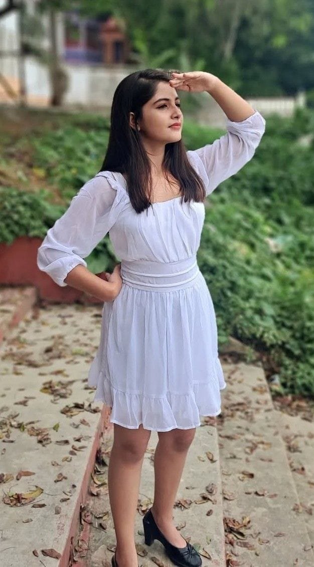 Beautiful girl dp for whatsapp (21)