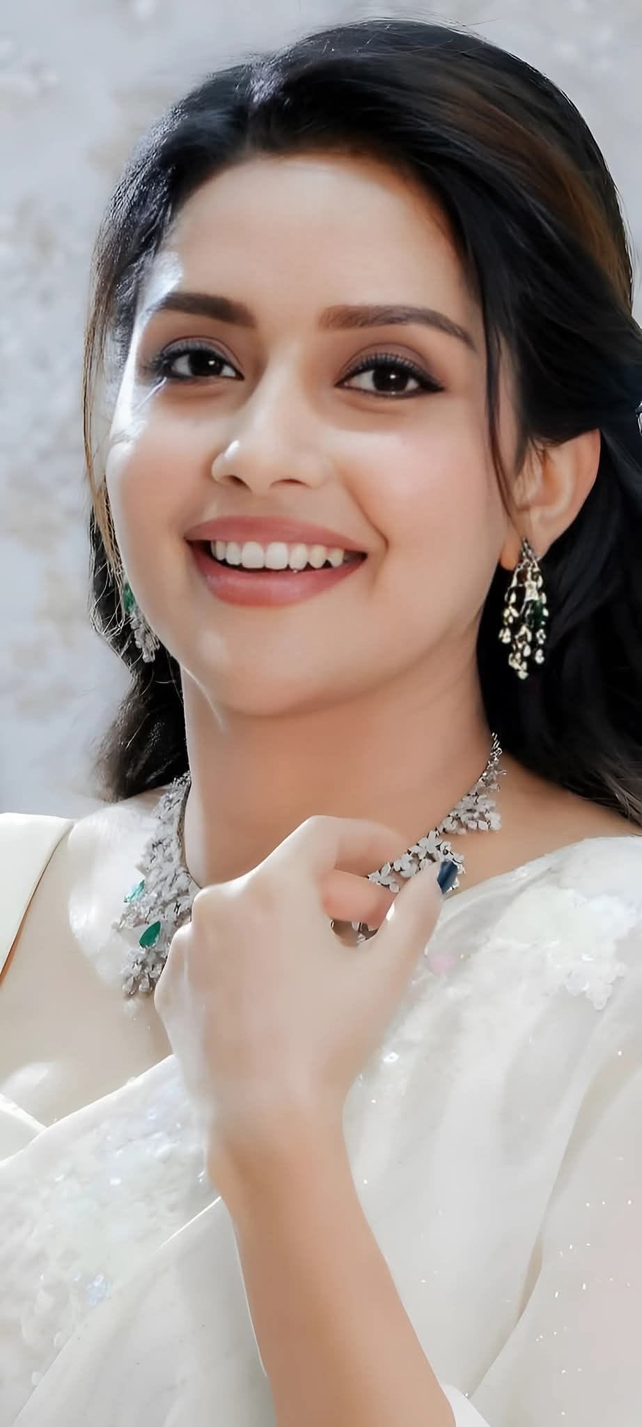 Beautiful girl dp for whatsapp (38)