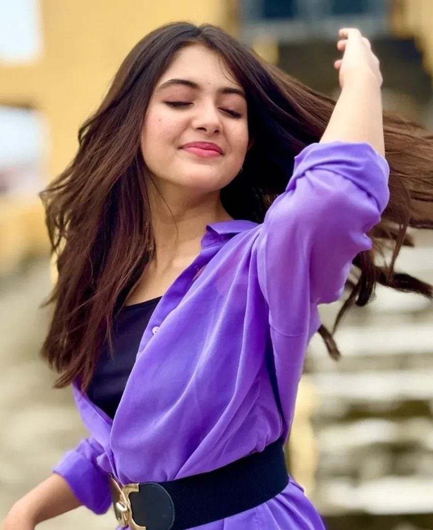 Beautiful girl dp for whatsapp (6)