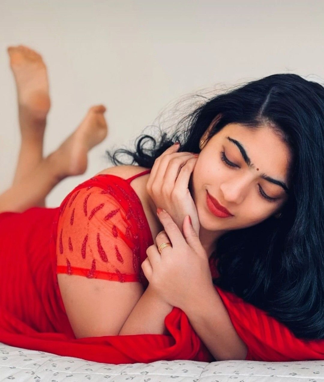 Beautiful girl dp red saree