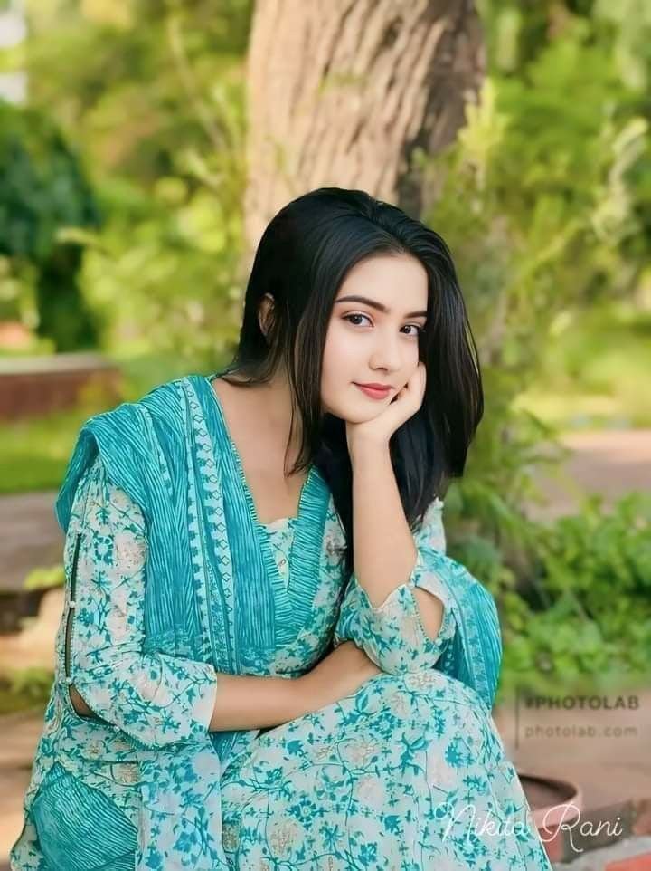 Beautiful girls dp for whatsapp (10)