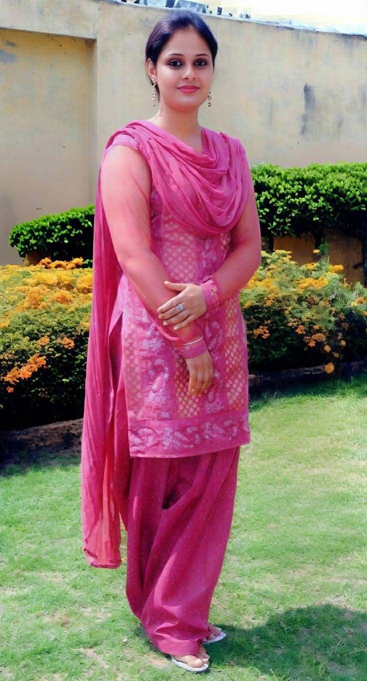 Beautiful girls dp for whatsapp (11)
