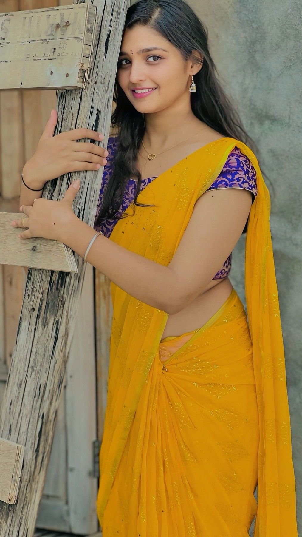 Beautiful girls dp for whatsapp (23)