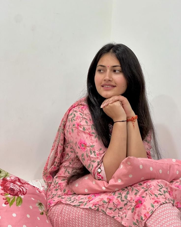 Beautiful girls dp for whatsapp (24)