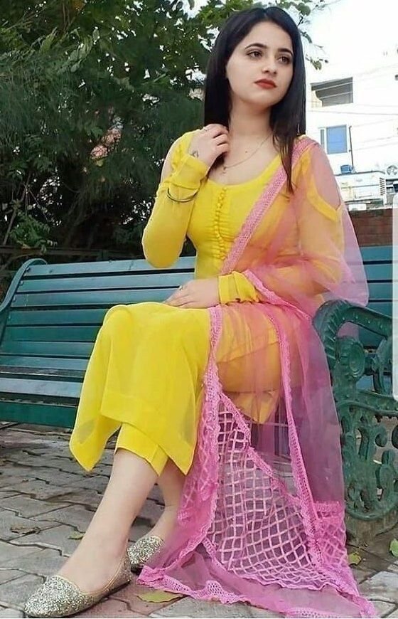 Beautiful muslim girls dp for instagram 4
