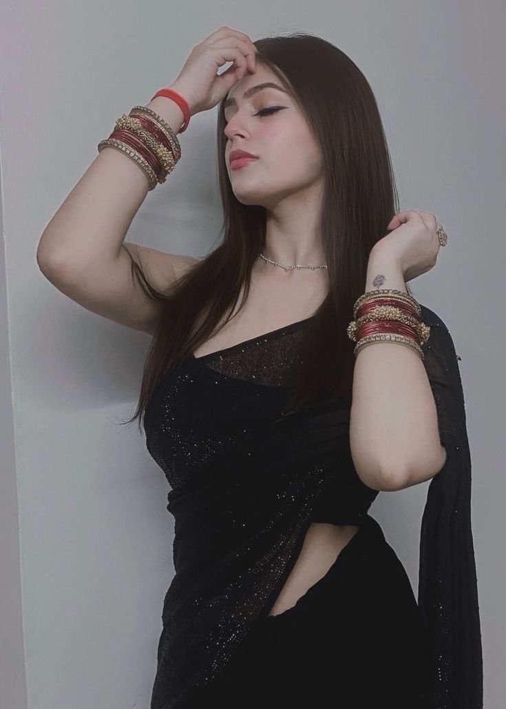Beautiful muslim girls dp for instagram 9