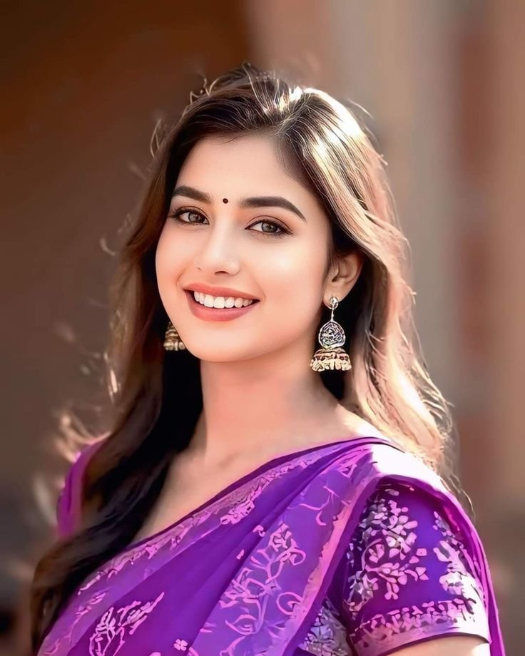 Beautiful saree girl dp 2