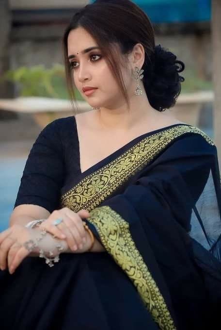 Beautiful saree girl dp new (8)