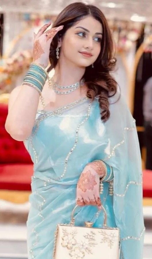 Beautiful saree girl dp new