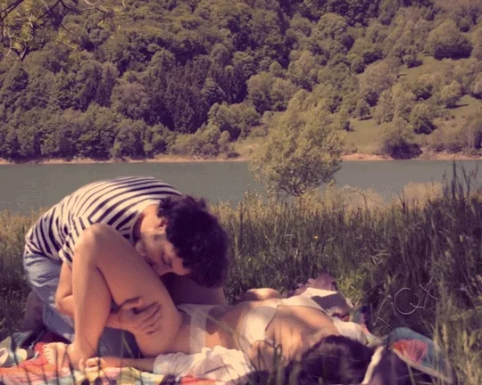 Couple Kissing Gif