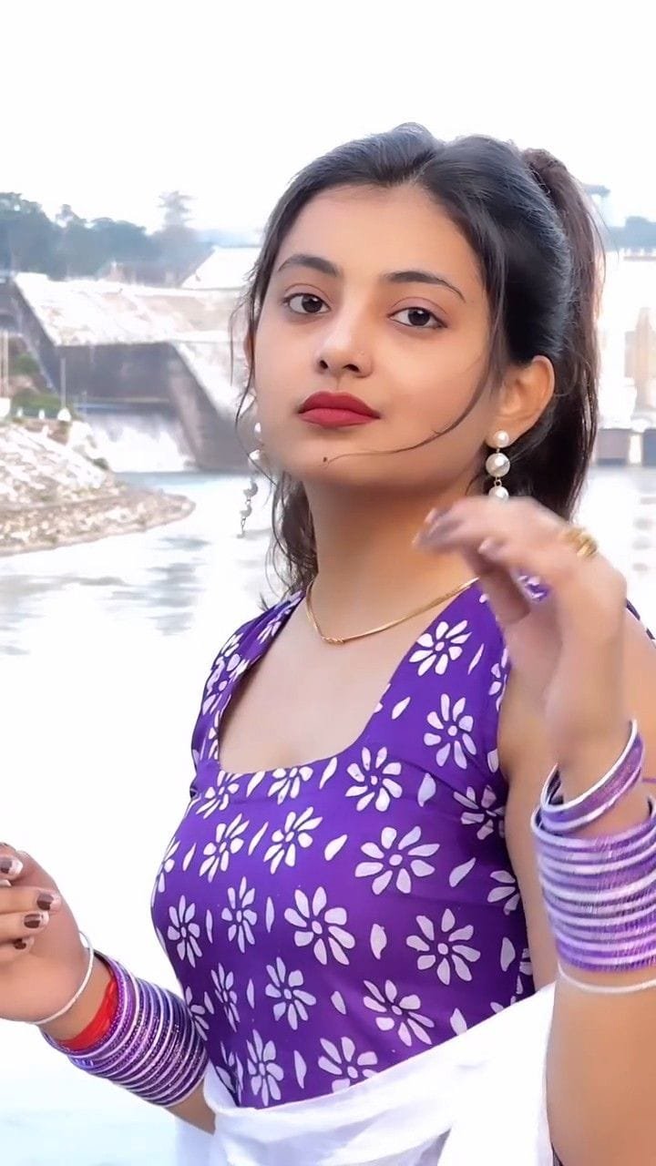 Cute attitude dp girl (3)