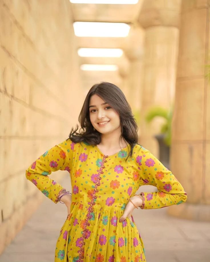 Cute beautiful girls dp (6)