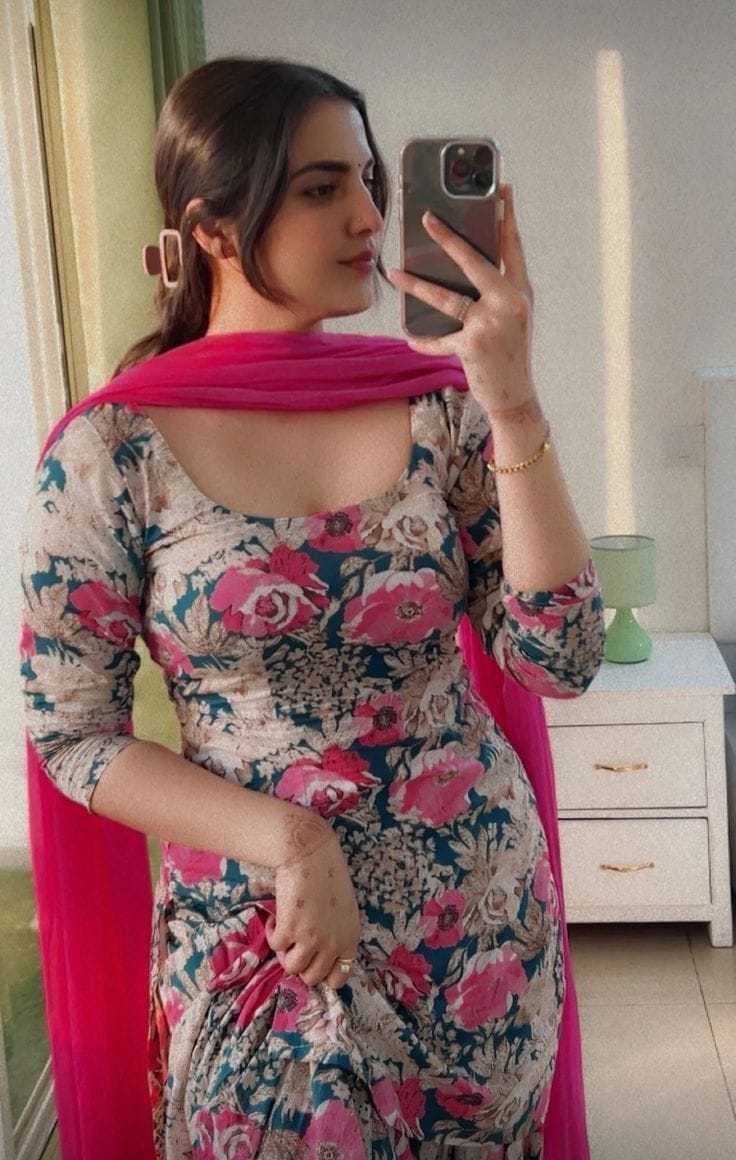 Cute girls dp (6)