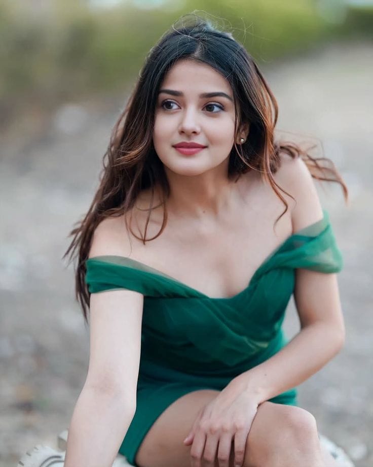 Cute girls dp images (17)