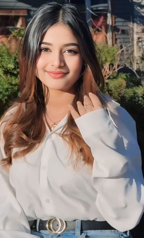 Cute girls dp images (9)