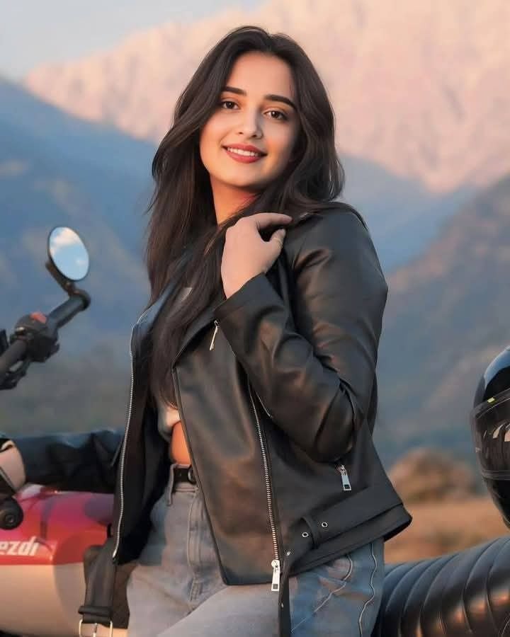 Girl dp attitude stylish