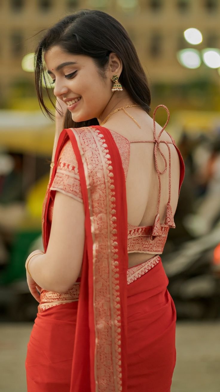 Girl dp saree (2)