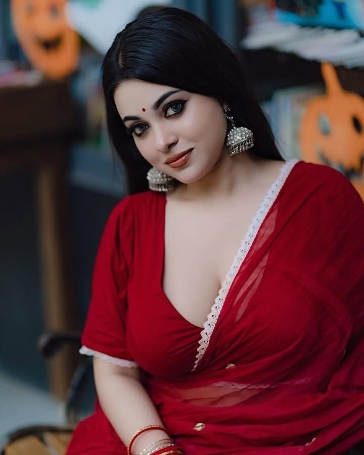 Girl dp saree hot attitude for instagram (2)