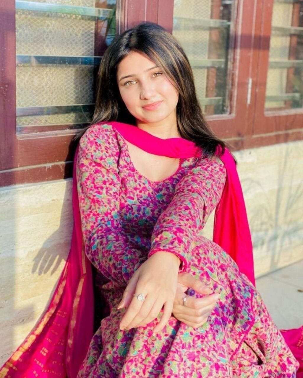 Girl style pic dp (2)