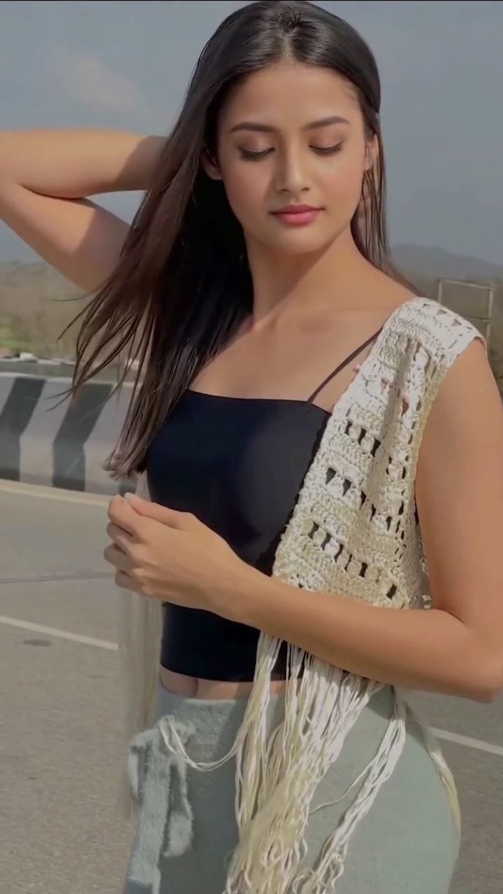 Girl style pic dp instagram (14)