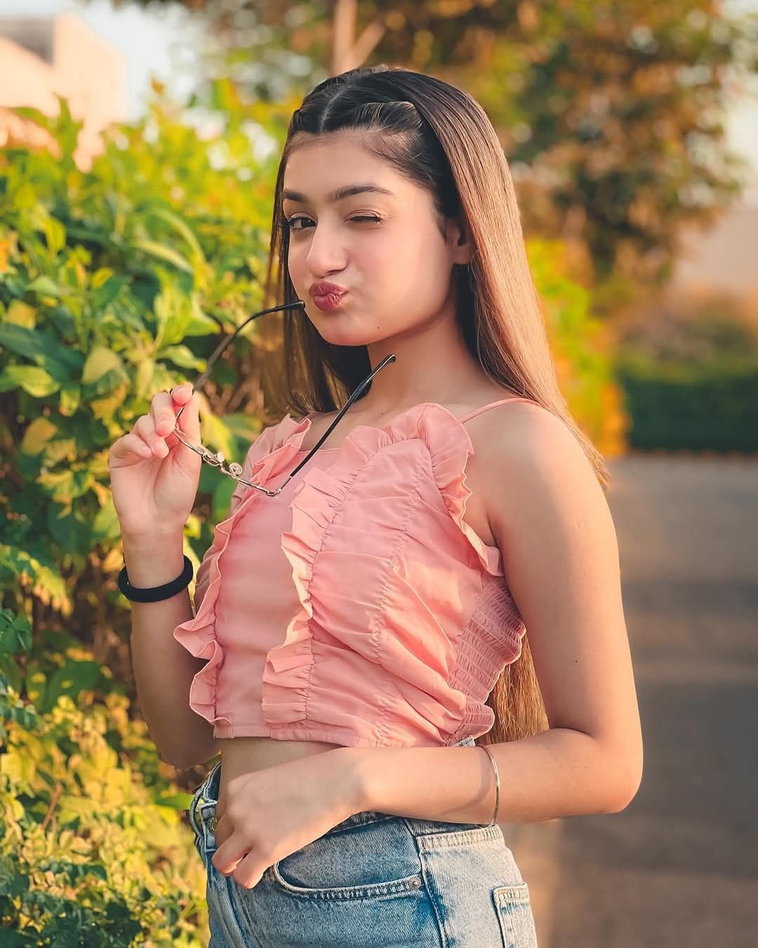 Girls dp for instagram (15)
