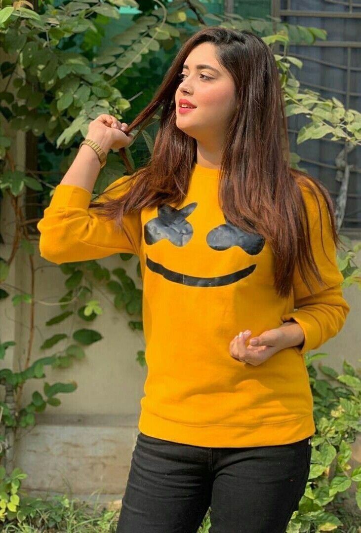 Girls dp yellow dress