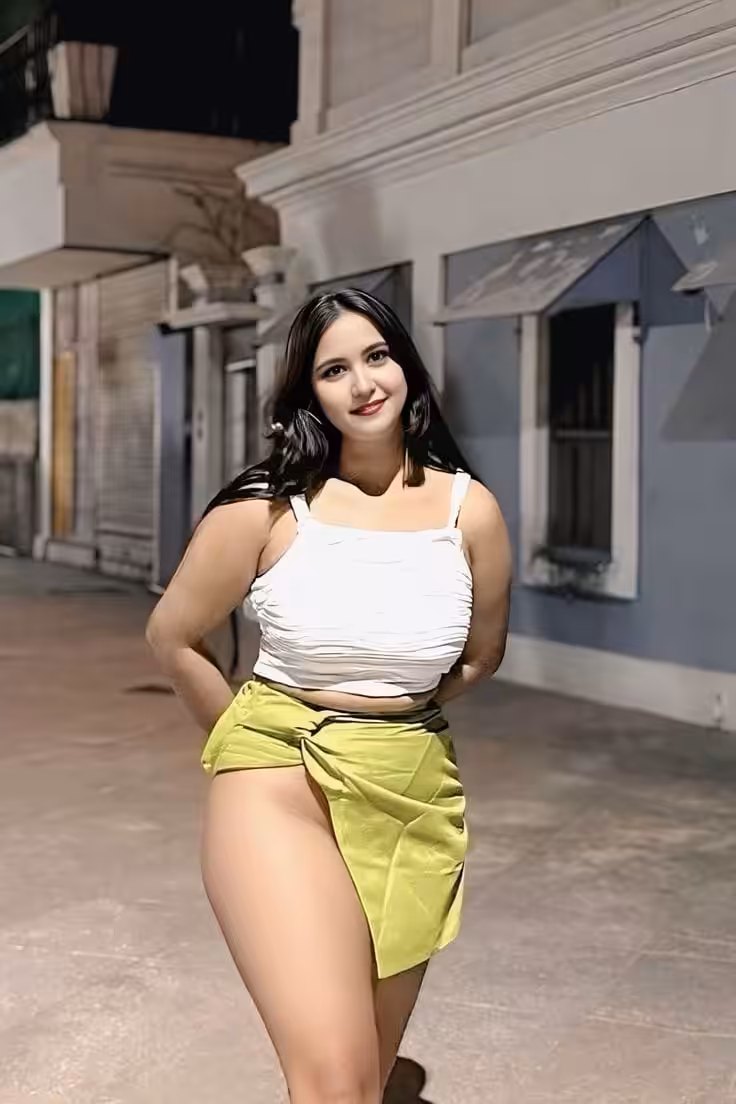 Hot poses for instagram (1)