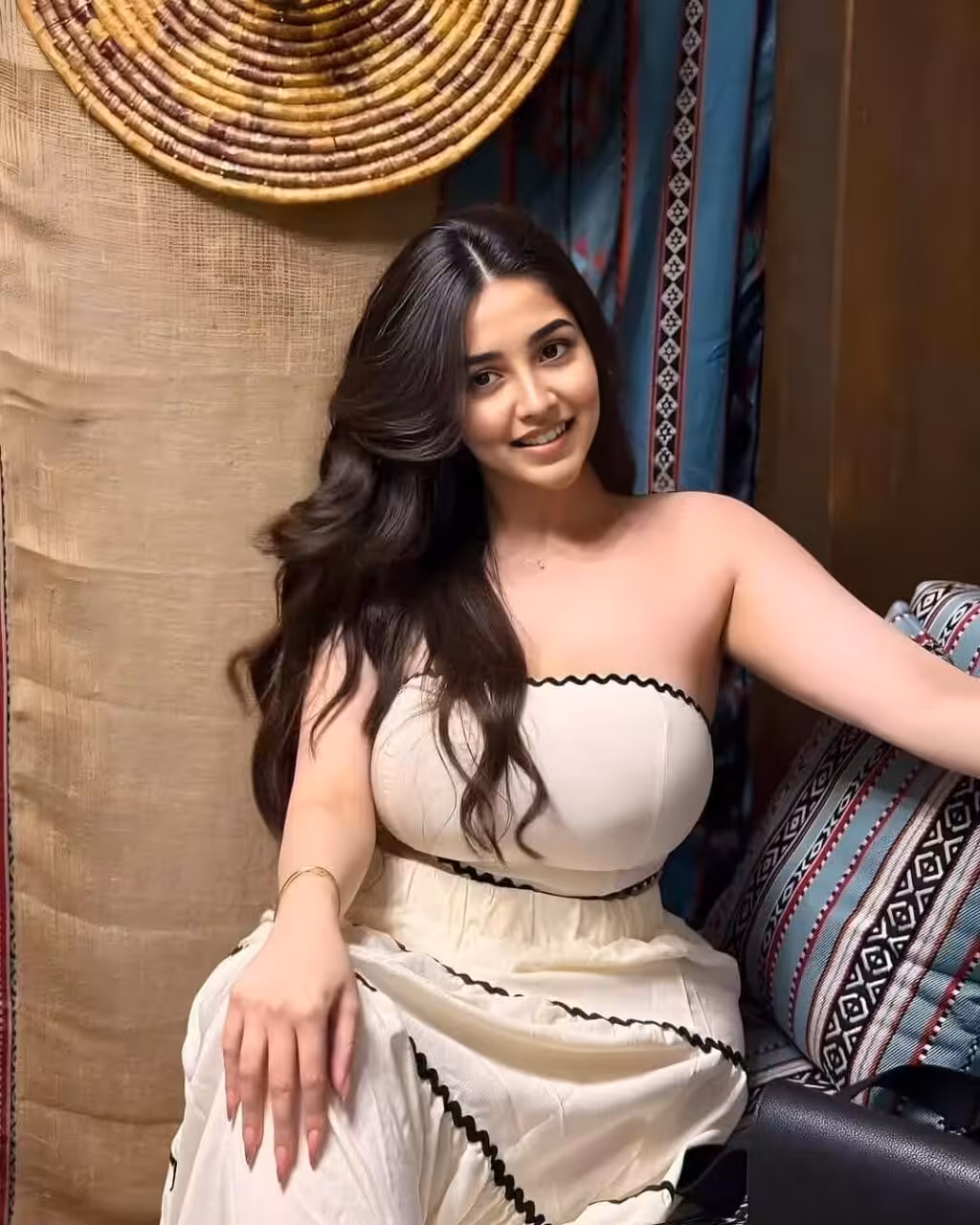 Hot poses for photoshoot (5)