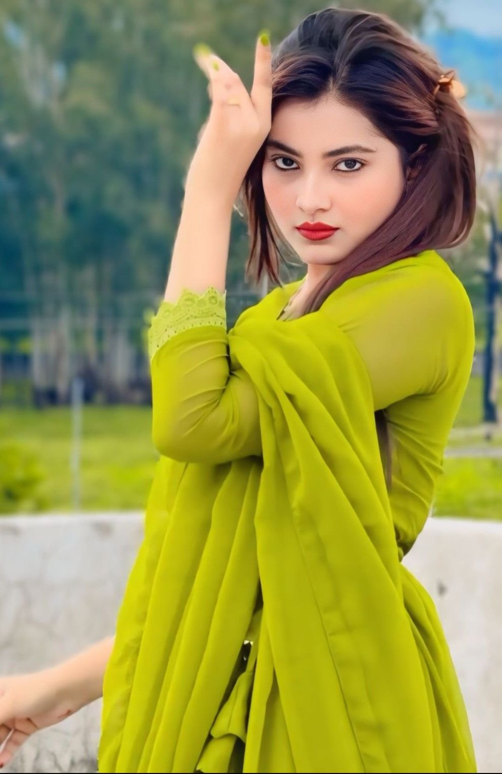 Kashmiri girl dp 2