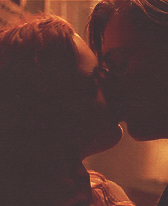 Kissing Gif