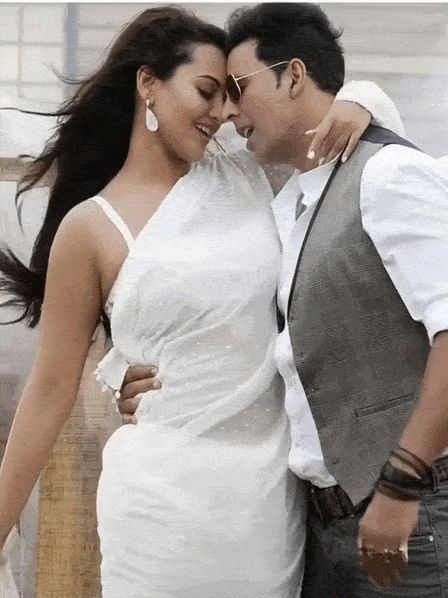 Lips kiss couple gif