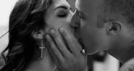 Love Cute Kiss Gif