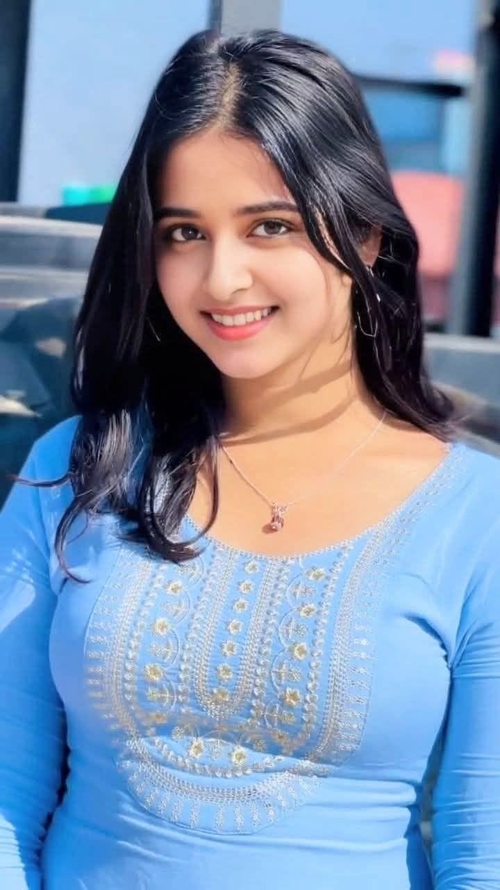 Most beautiful girls dp for whatsapp