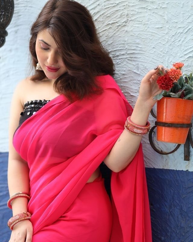 Poses for girls in (2)