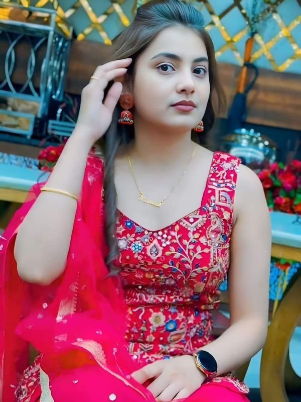 Poses for girls in suit (9)