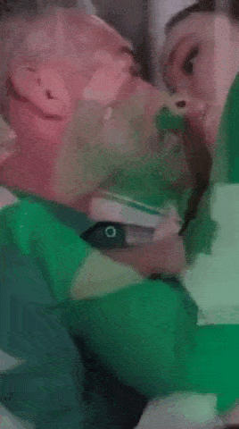 Romantic kiss latest