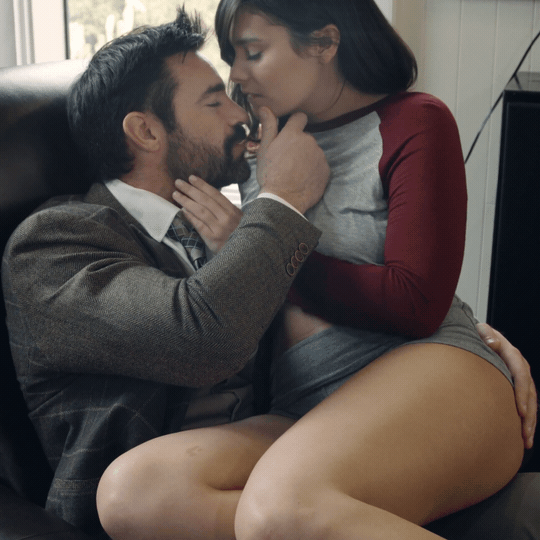 Romantic kissing (14)