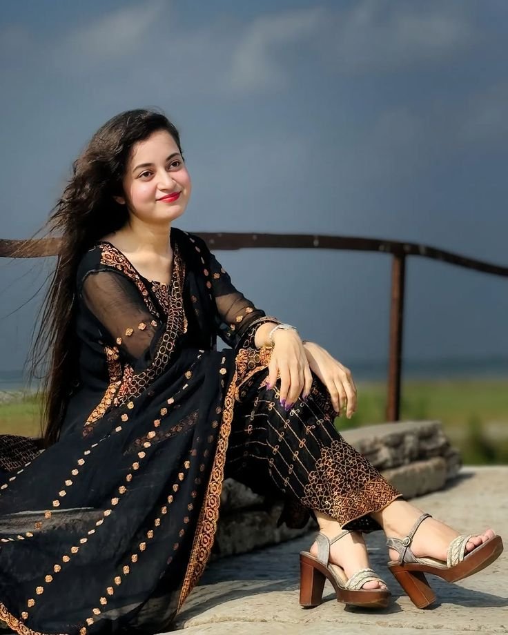 Salwar suit dp girl 6
