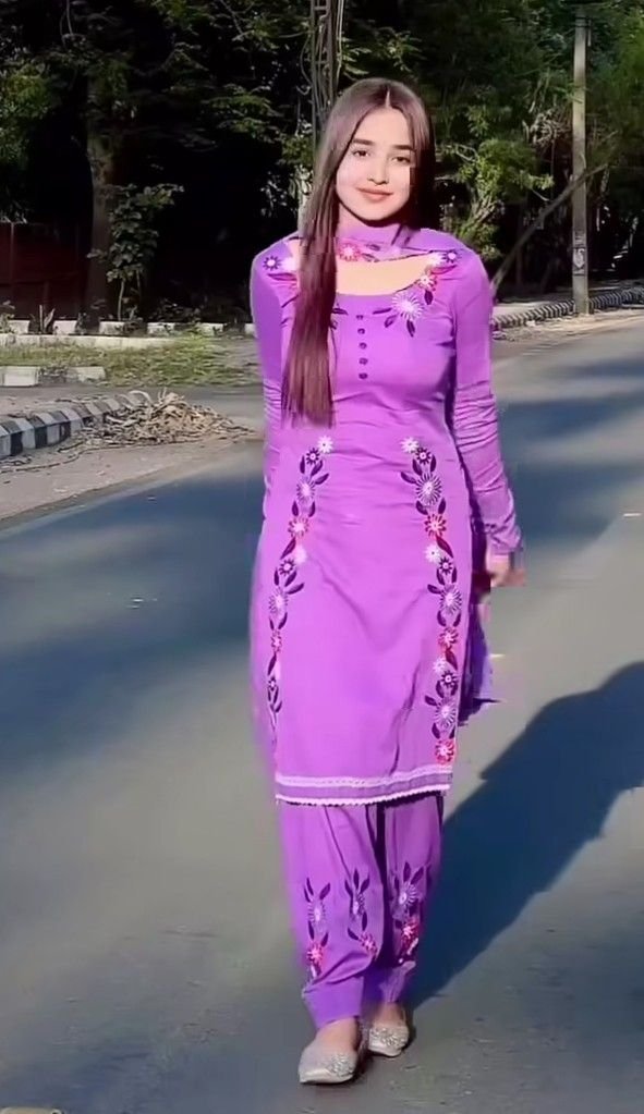 Salwar suit girl pic dp new 2