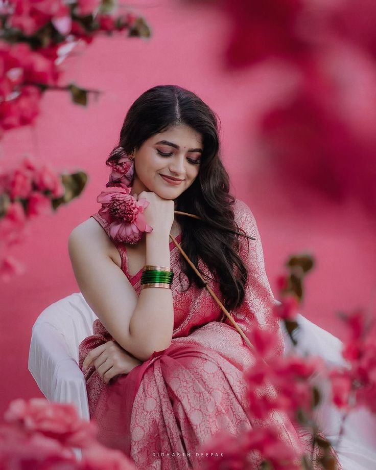 Saree dp for girls simple