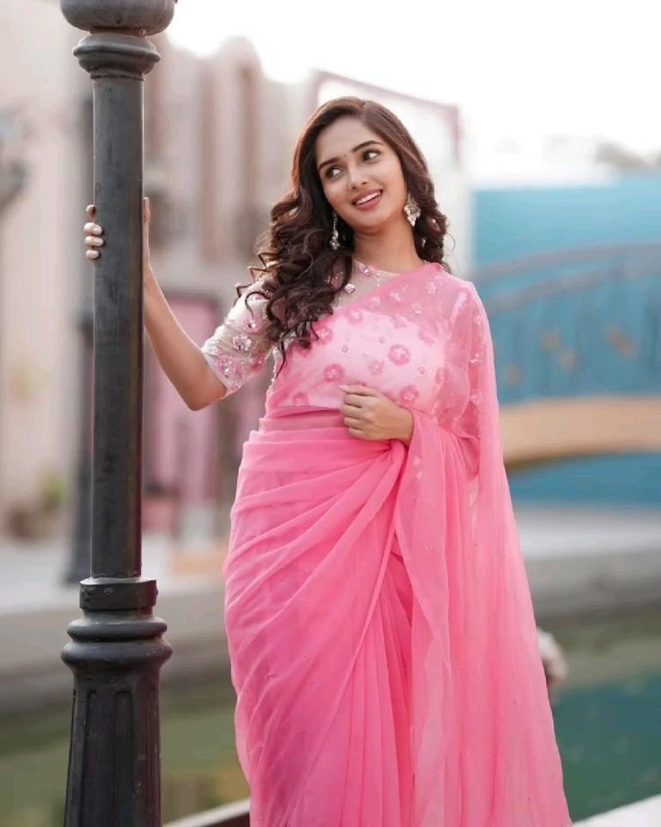 Saree dp photo (1)