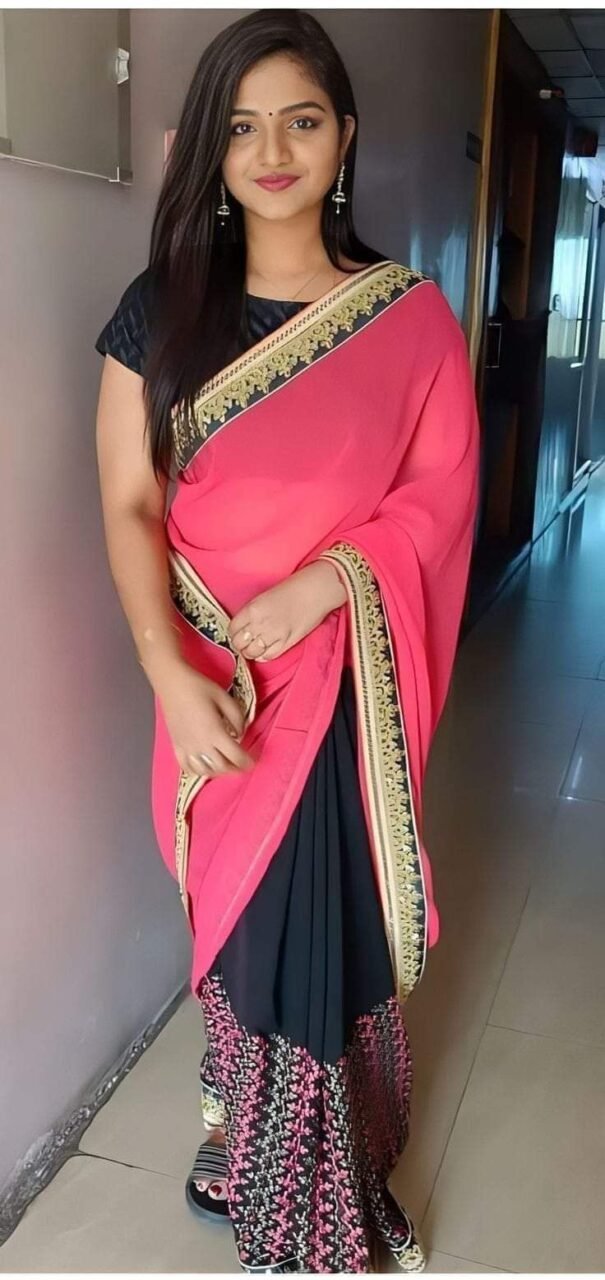 Saree poses for girls (17)