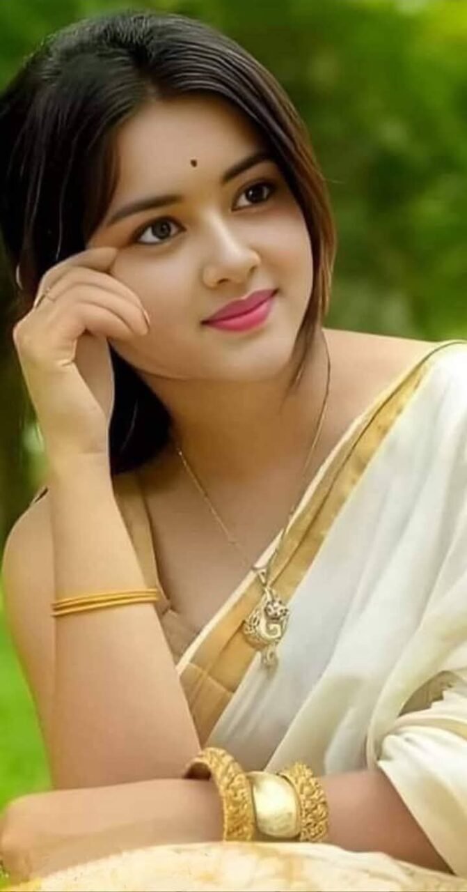 Saree poses for girls (24)